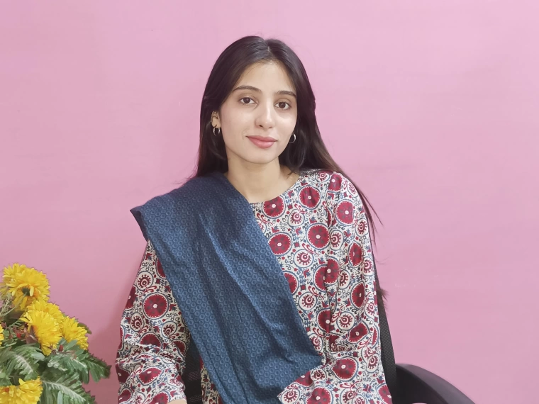 Dr Soniza